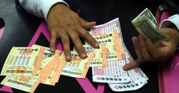 ১৬০ কোটি ডলারের লটারি বিজয়ী তিনজন