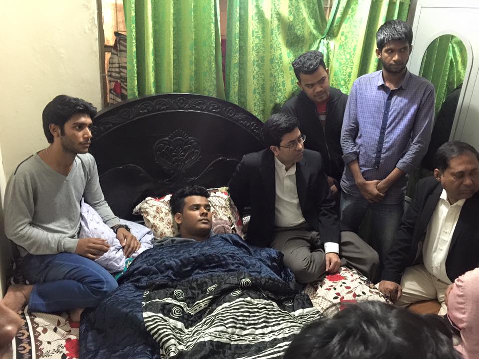 নাবিলকে দেখতে গেলেন ব্যারিস্টার শেখ ফজলে নূর তাপস