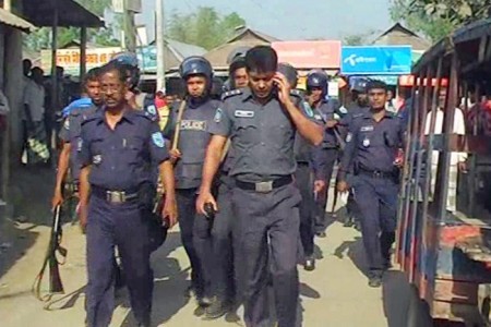 মহেশখালীতে পুলিশের সঙ্গে বন্দুকযুদ্ধে আটক ৪